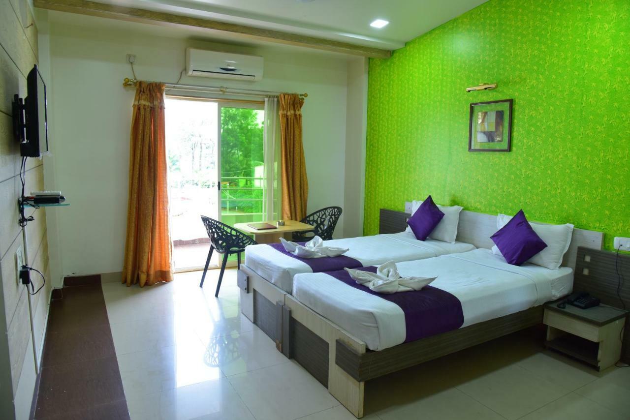 Palette - Spring Hills Resort Pirangut Buitenkant foto