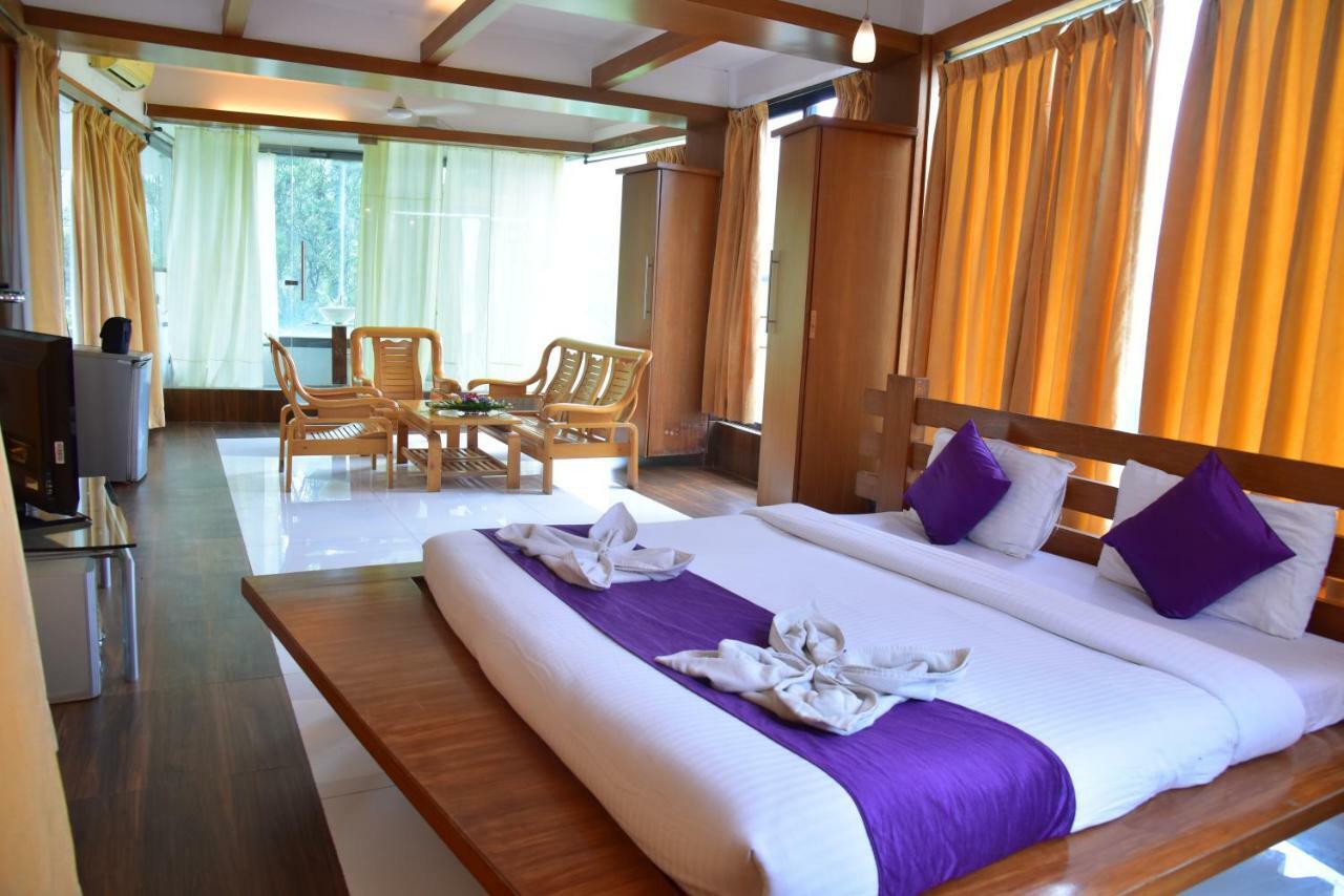 Palette - Spring Hills Resort Pirangut Buitenkant foto